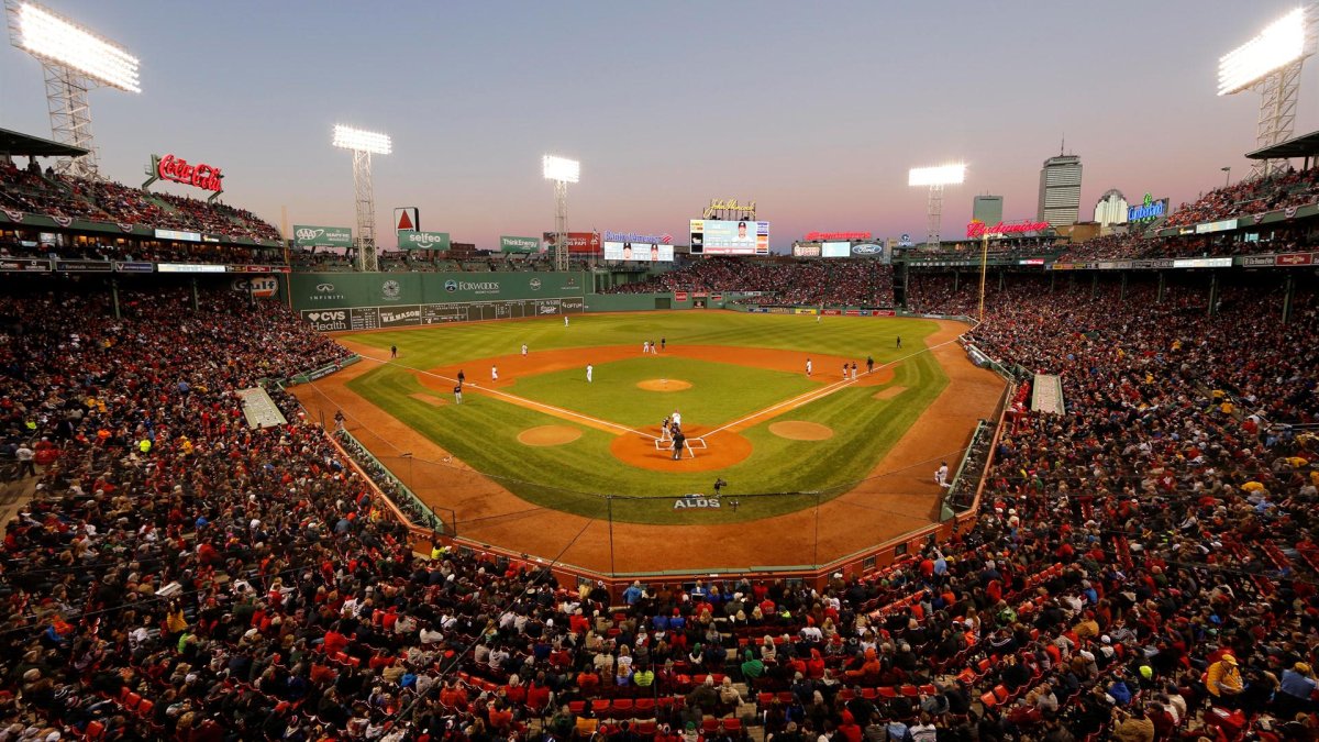 WATCH: Orioles' Adam Jones Receives Ovation At Fenway After