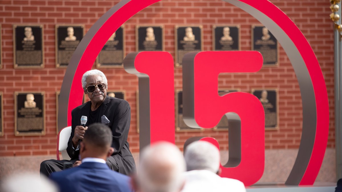 Dick Allen of the Chicago White Sox looks on from his position at News  Photo - Getty Images