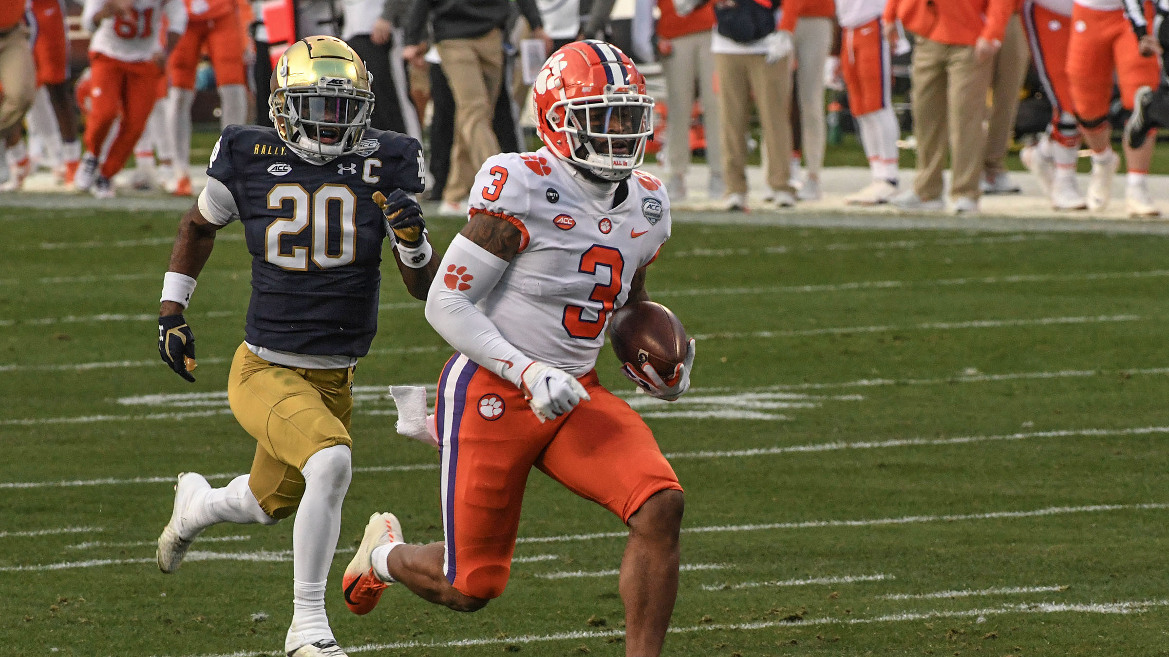 <p>Amari Rodgers is the sleeper pick who general managers are going to be kicking themselves for not drafting two years from now. He gives off some Randall Cobb-lite vibes. He's an ideal fit in the slot for an Eagles team that needs more juice from the position.</p>
<p>In his senior season for Clemson, Rodgers finished 1,020 receiving yards on 77 catches with seven touchdowns.</p>
