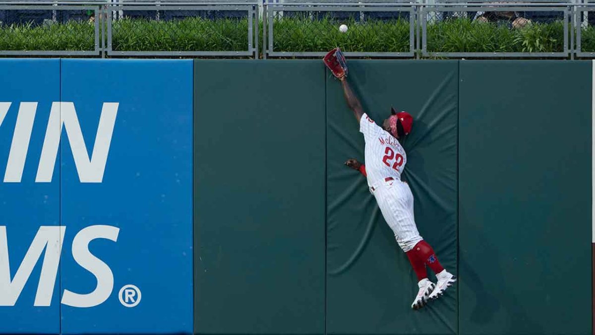 The Phillies were sloppy in falling back under .500