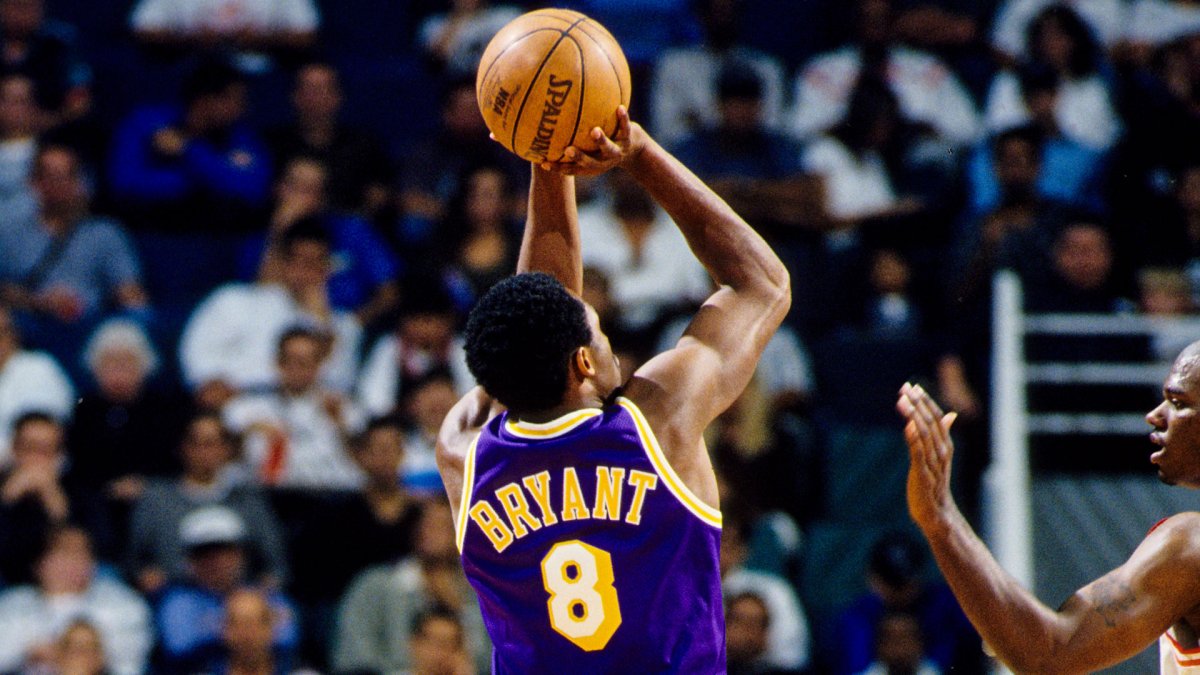 NBA fans finding it difficult to score a Kobe Bryant jersey - CBS News