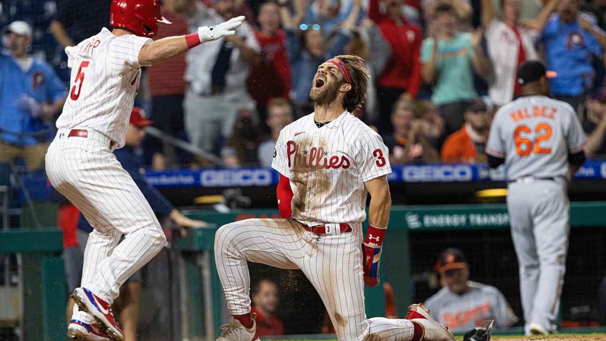 Bryce Harper's heroics send Phillies to World Series 