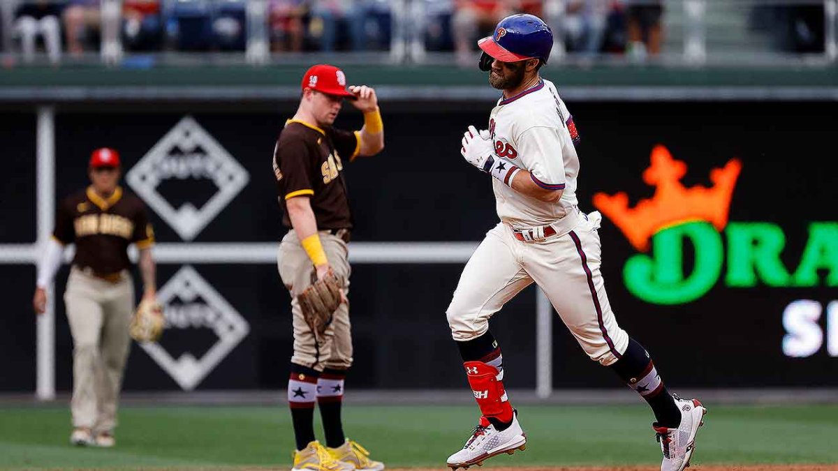 Turner, Castellanos, Realmuto slug 2-run homers as Phillies beat