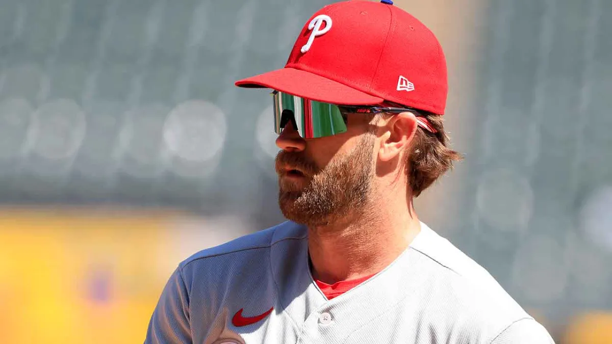 Bryce Harper is back with Phillies for the Dodgers series he