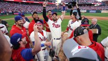 Underdog Phillies slay Braves to reach first NLCS since 2010 - The