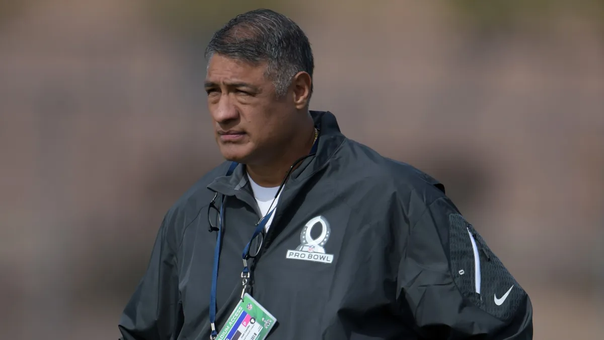 Eagles coach Andy Reid fires Juan Castillo; names Todd Bowles