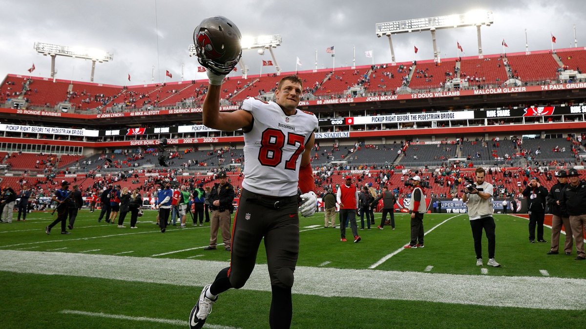 How Rob Gronkowski trade impacts Buccaneers' Super Bowl odds