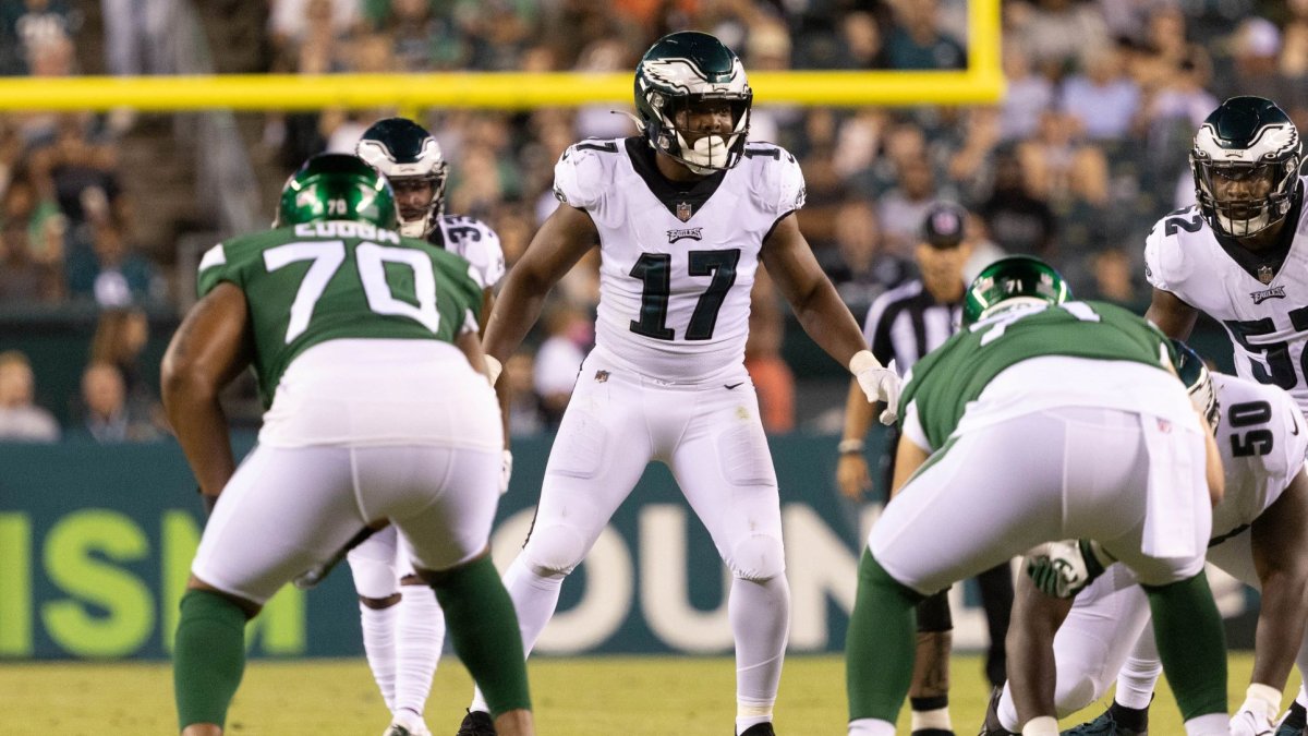 Eagles training camp notes: Dean in the huddle, punter situation and more