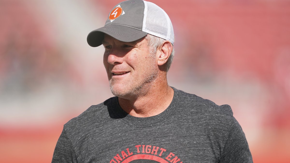 Brett Favre thinks Philadelphia Eagles picked Carson Wentz over Doug  Pederson 