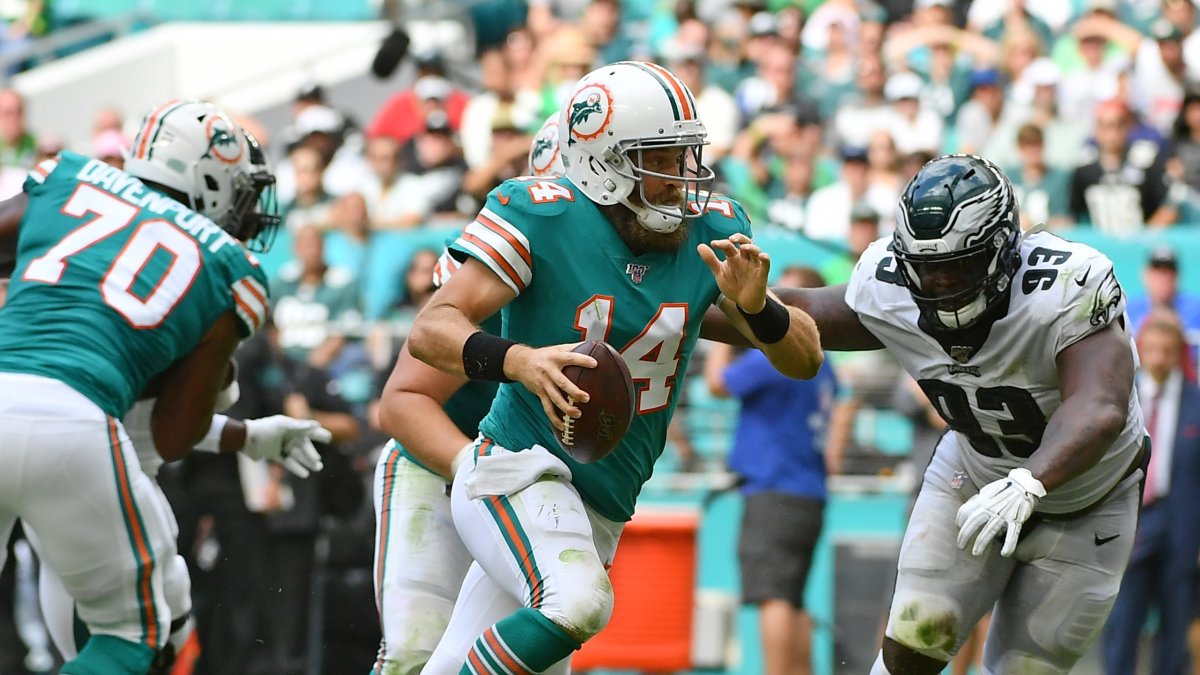 Dolphins will stick with Ryan Fitzpatrick at quarterback - NBC Sports