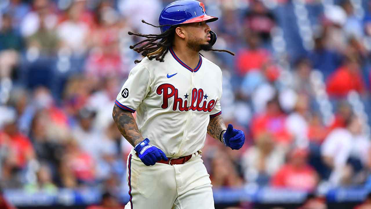 Galvis, Suarez lead Phillies over Arizona for 3rd win in row