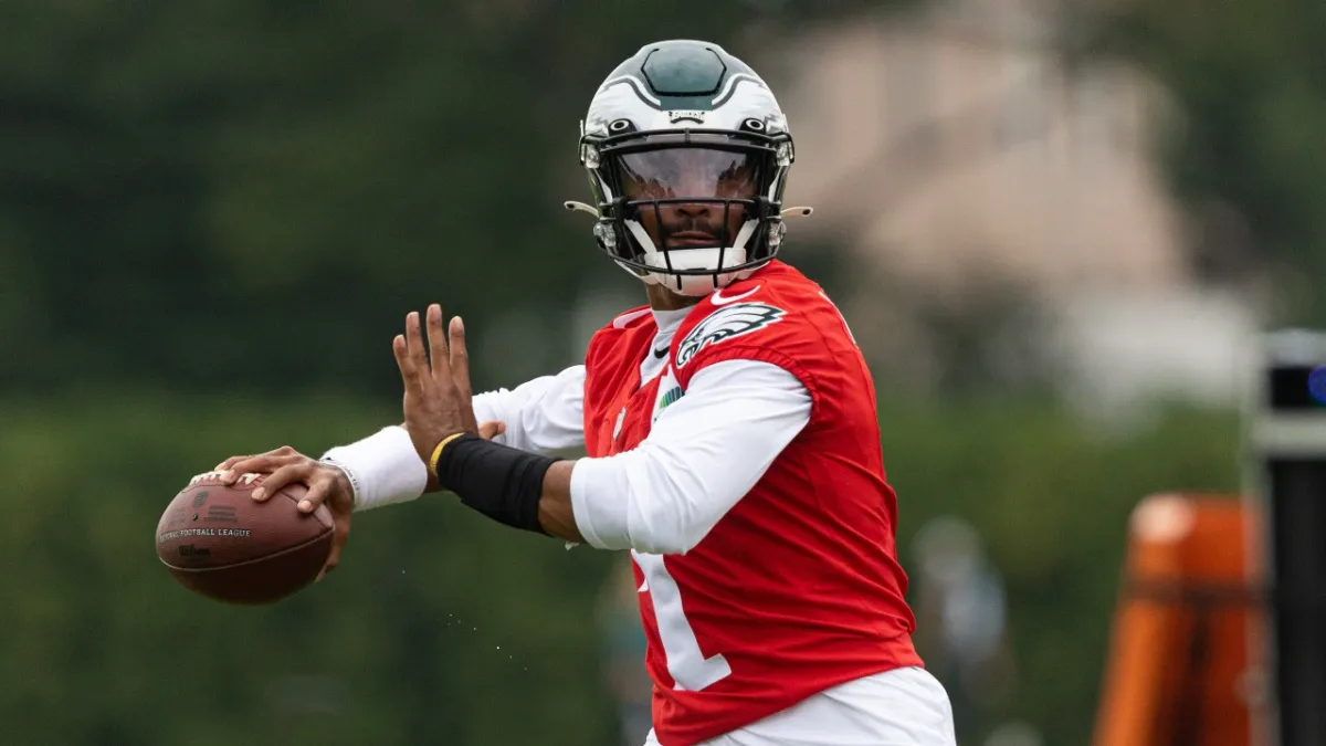 Eagles' Jalen Hurts doesn't change, and he's changing lives because of it:  'This is who I am' 