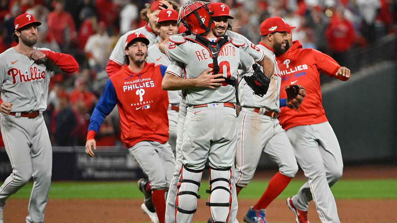 Phillies hold off Cardinals 2-0 to sweep NL wild-card series - WHYY