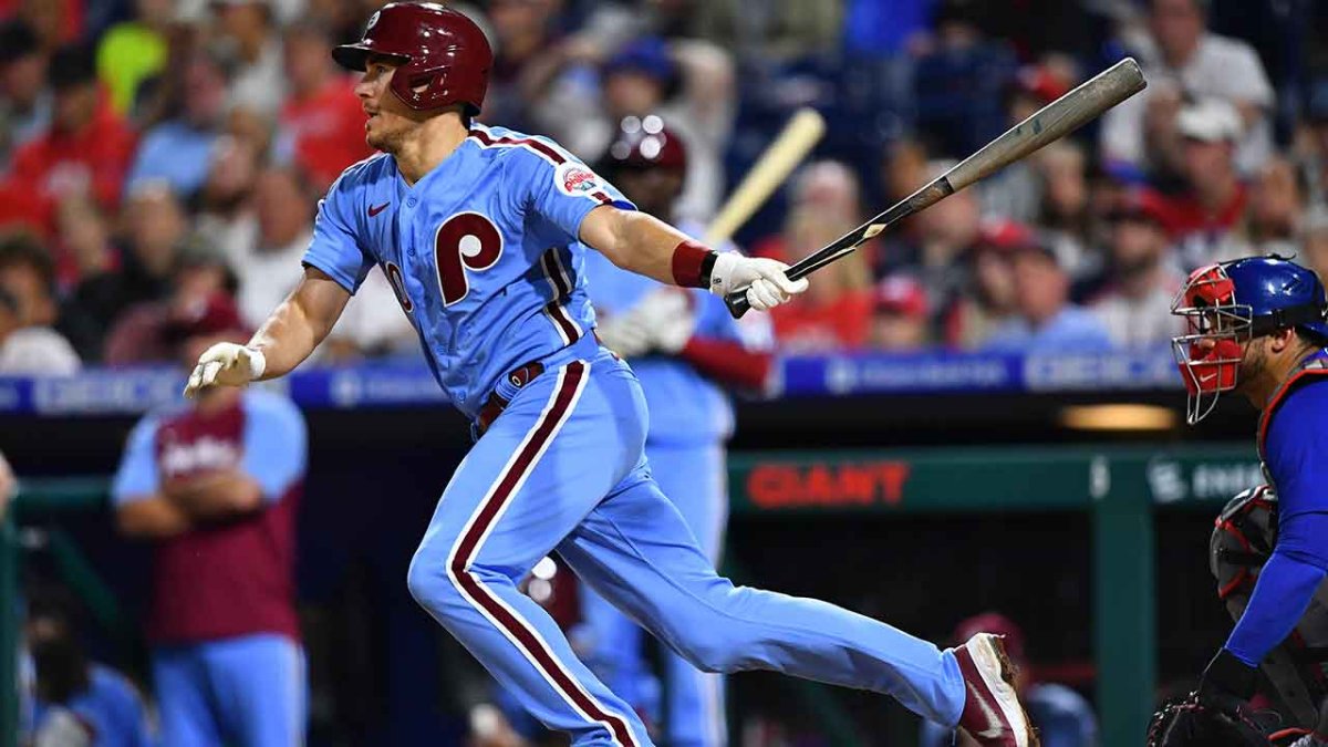 J.T. Realmuto working out with broken thumb