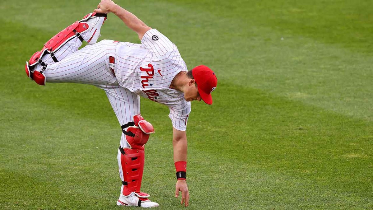 What makes Phillies catcher J.T. Realmuto so good at throwing out