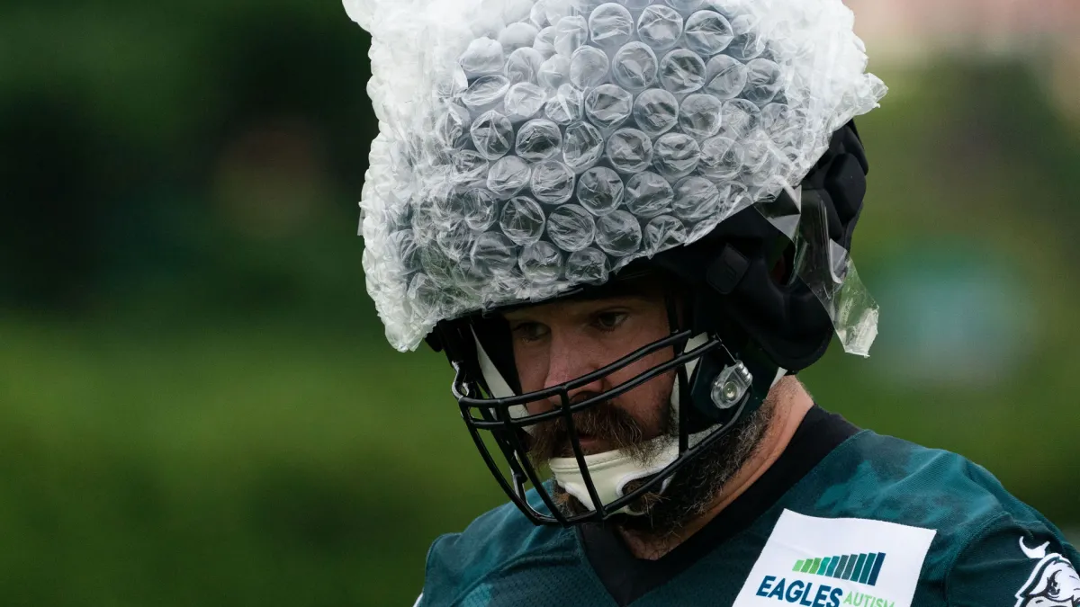 Eagles training camp 2022: Why Jason Kelce wore bubble wrap at practice –  NBC Sports Philadelphia