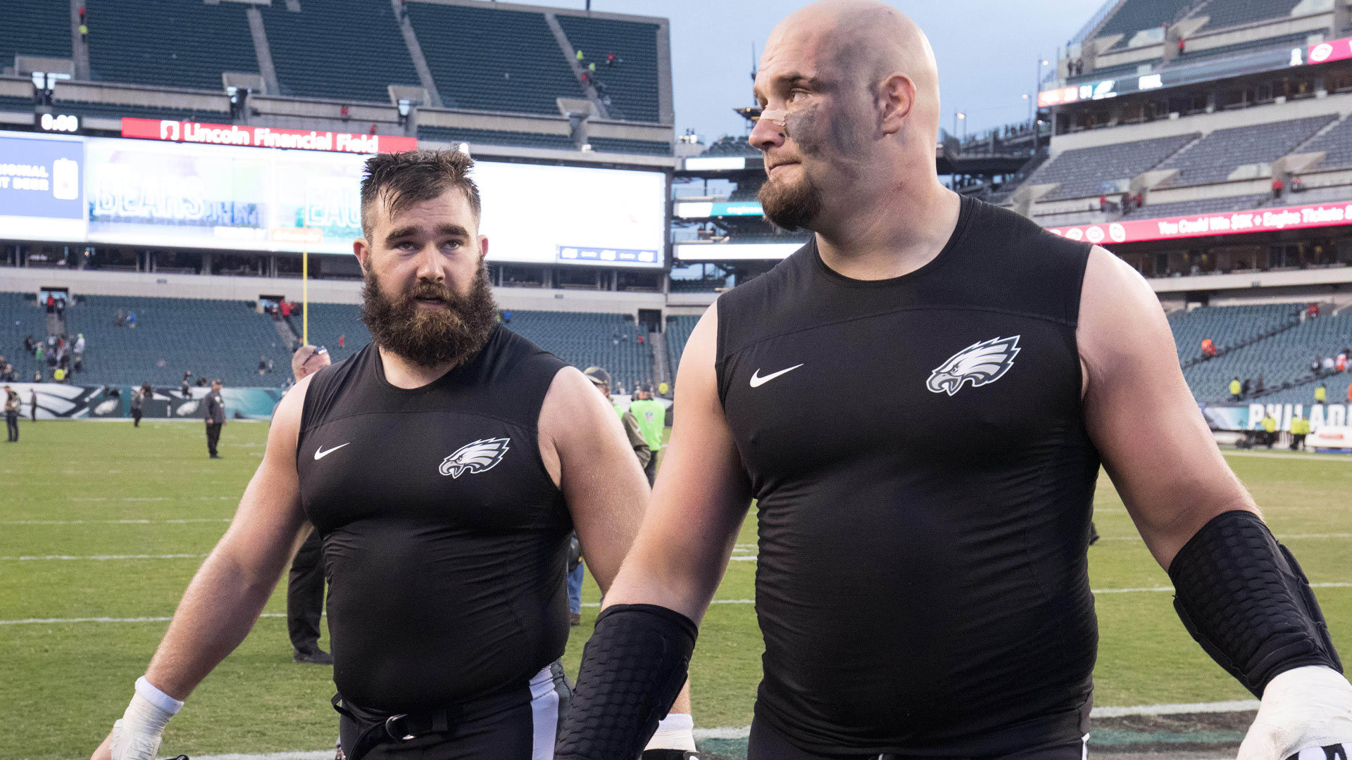 Jordan Mailata's screensaver: Jason Kelce 