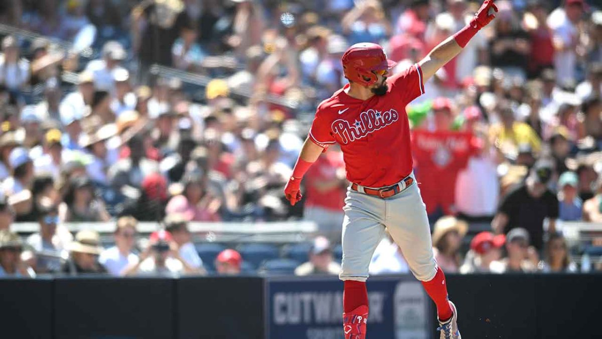 Schwarber homers twice in Phils' win, Sports