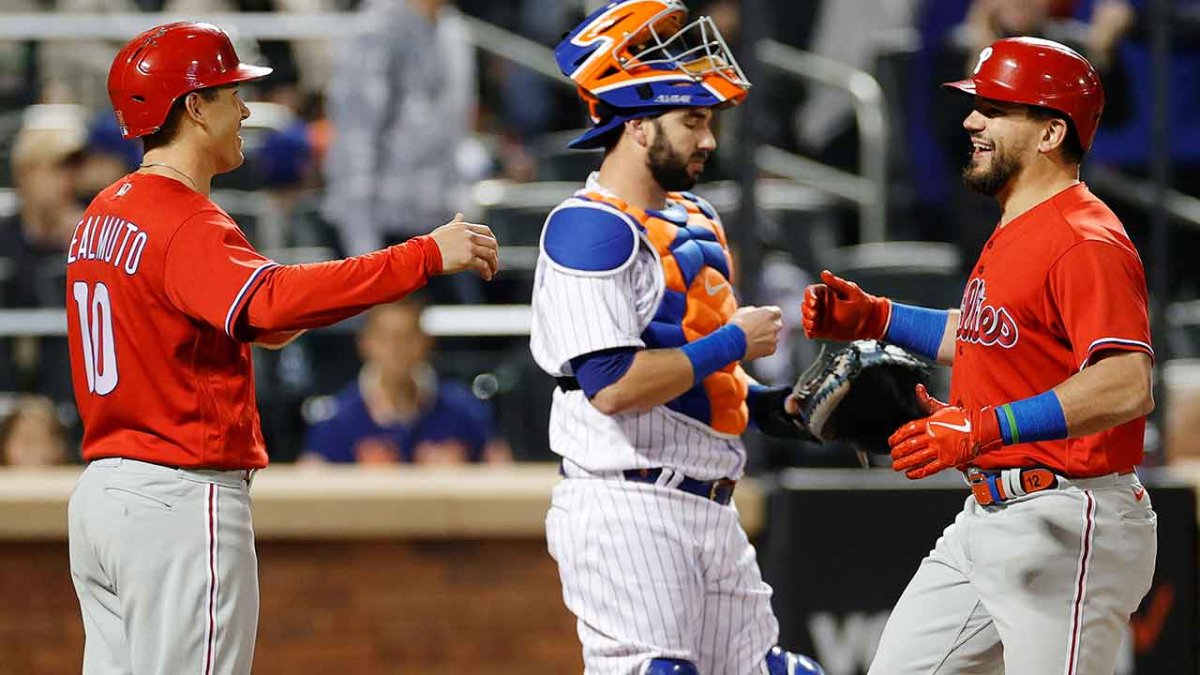 Mets owner sees red over 'Phillie colors' ad patch on uniform