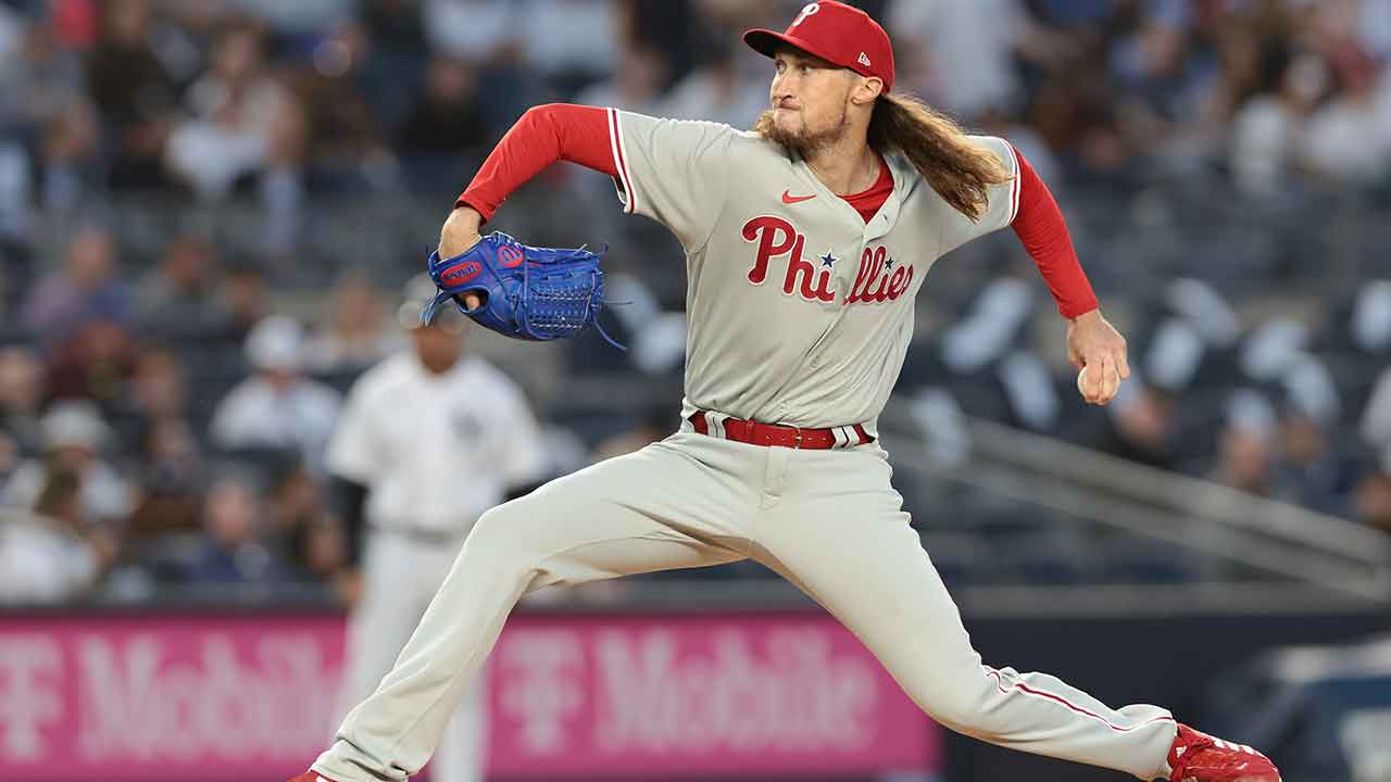 Phillies closer Searanthony Dominguez strikes out Yankees Gleyber