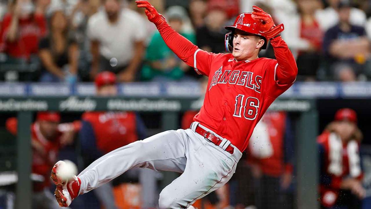 Mickey Moniak injures finger on bunt attempt after big first week with  Angels – NBC Sports Philadelphia