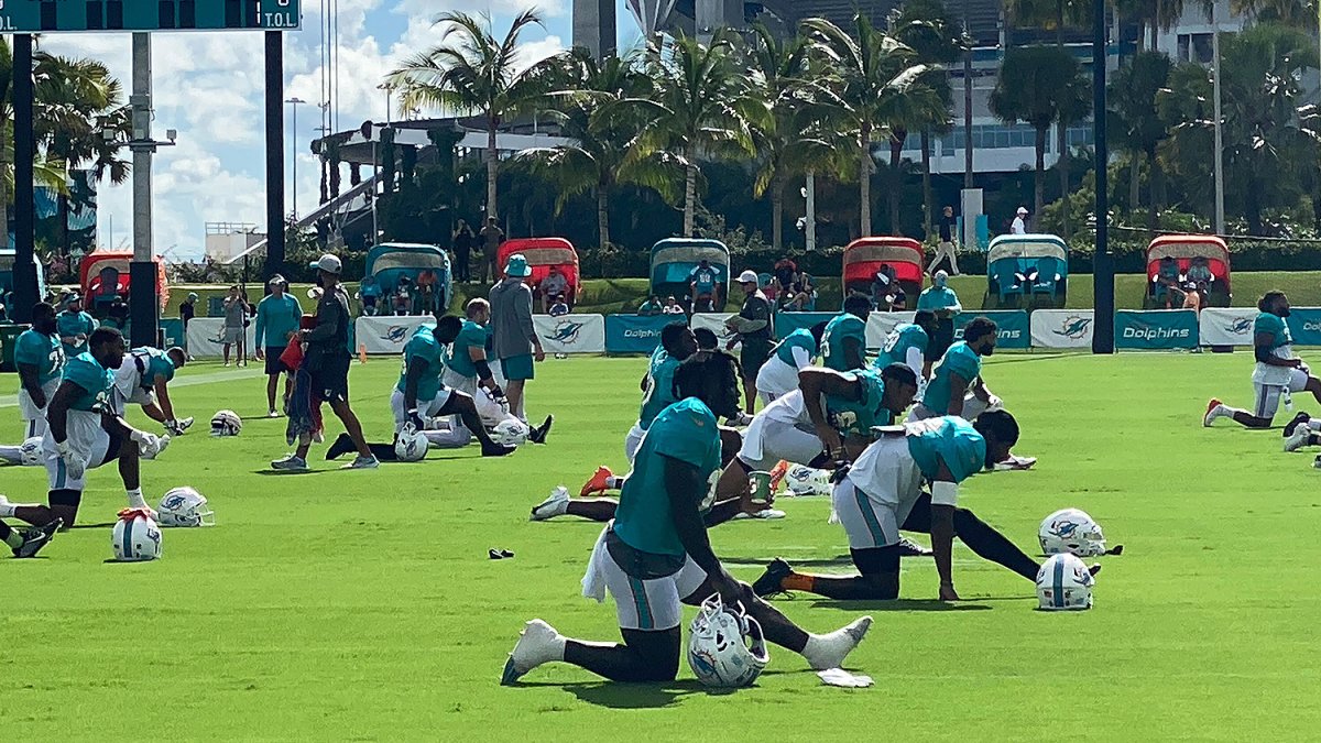 Dolphins-Eagles: Tua, Hill connect deep on first play of preseason