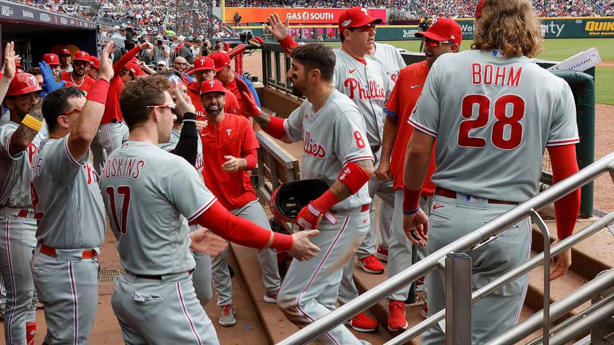 Phillies take advantage of home crowd in NLDS Game 3 win