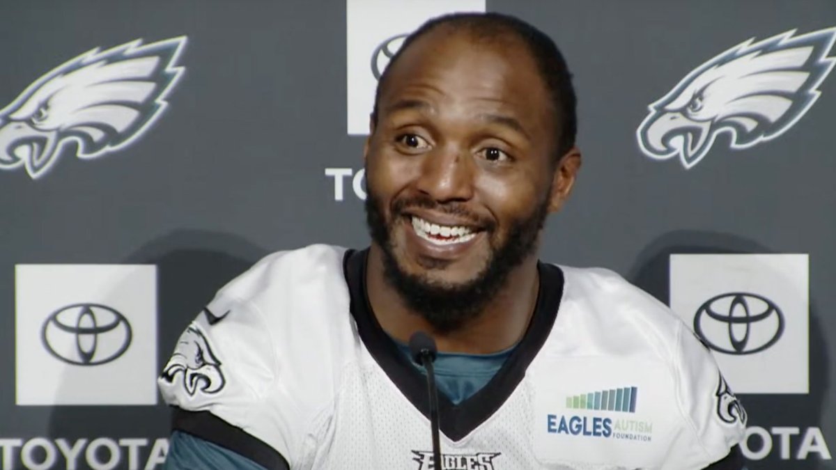 Robert Quinn traded to the Philadelphia Eagles for a FOURTH-round pick