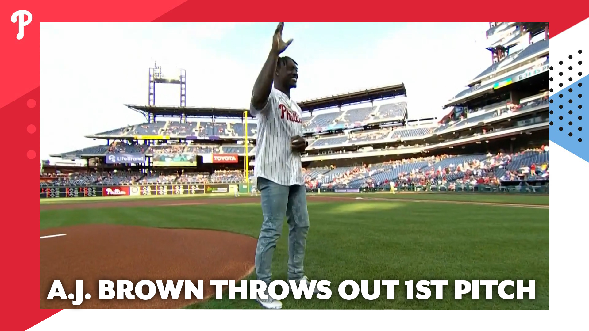 Eagles' A.J. Brown throws out 1st pitch at Phillies game (PHOTOS) 