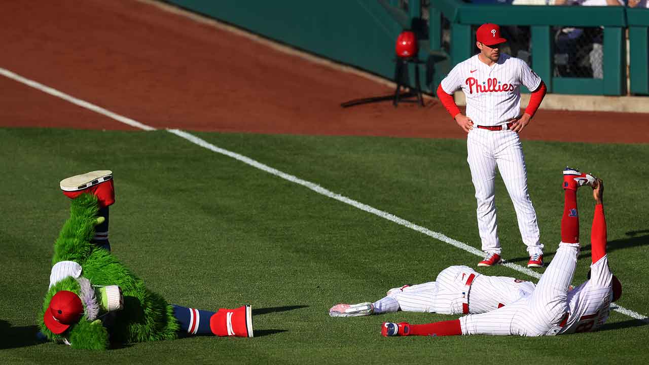 Philadelphia Phillies Not Ruling Out Rhys Hoskins for an NLCS
