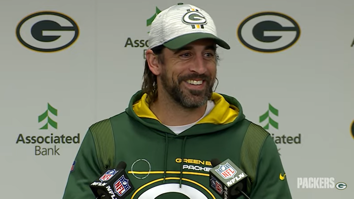 Packers' Aaron Rodgers tells Bears fans he still owns them – NBC