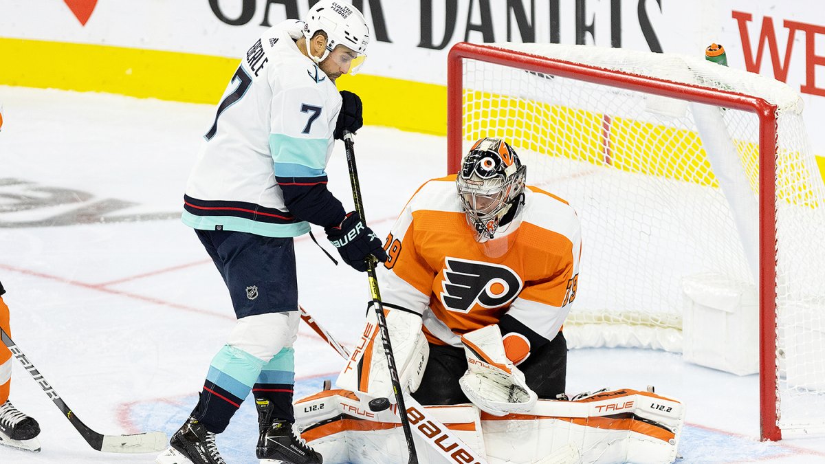 UNREAL SAVE! Carter Hart makes save of the year candidate vs. Vegas – NBC  Sports Philadelphia