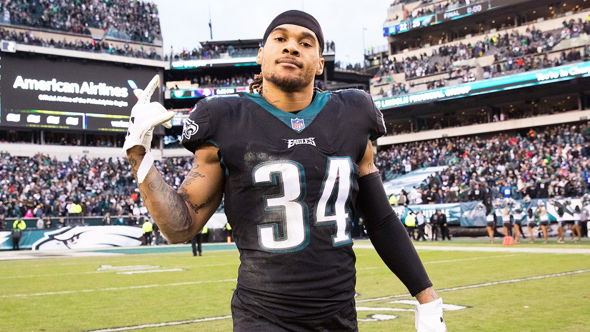 Corey Clement leaned on hometown support, and made it to the Super