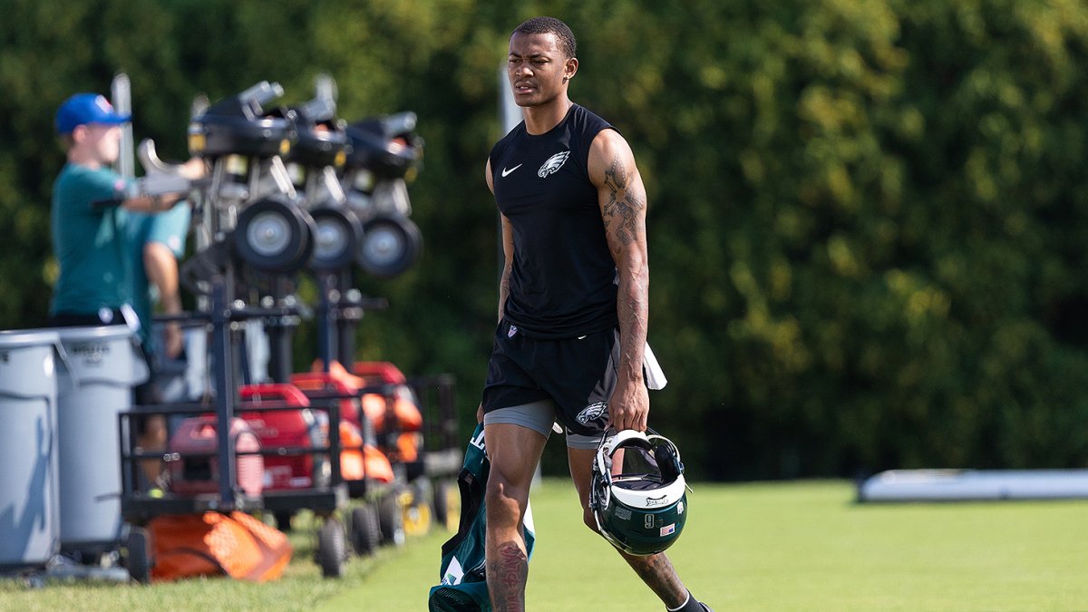 DeVonta Smith injury: Eagles rookie WR sidelined by knee ailment