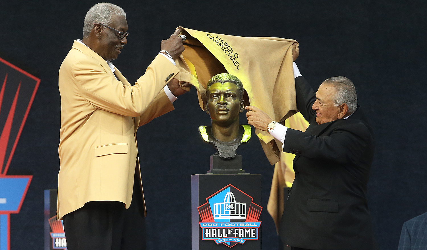 Brian Dawkins enters Pro Football Hall of Fame, becomes eighth Eagles  player to unveil bust