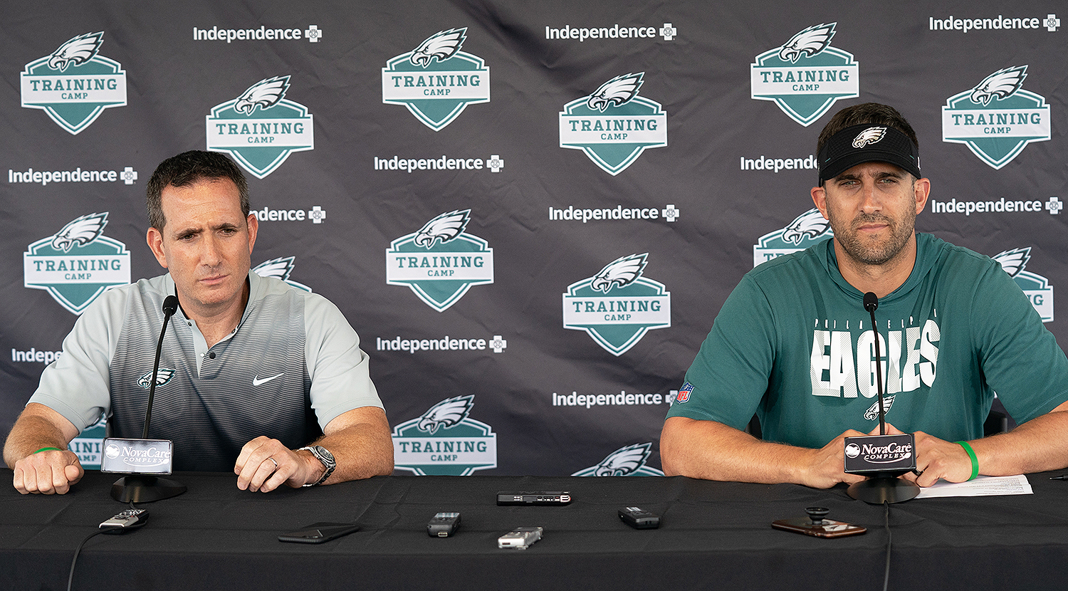 Philadelphia Eagles re-sign veterans amid new coordinators