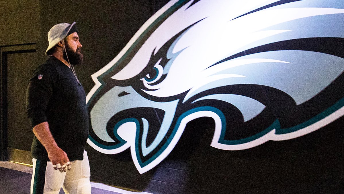 'Hey, Bartender!' Eagles Fans Wild About Kelce at Party