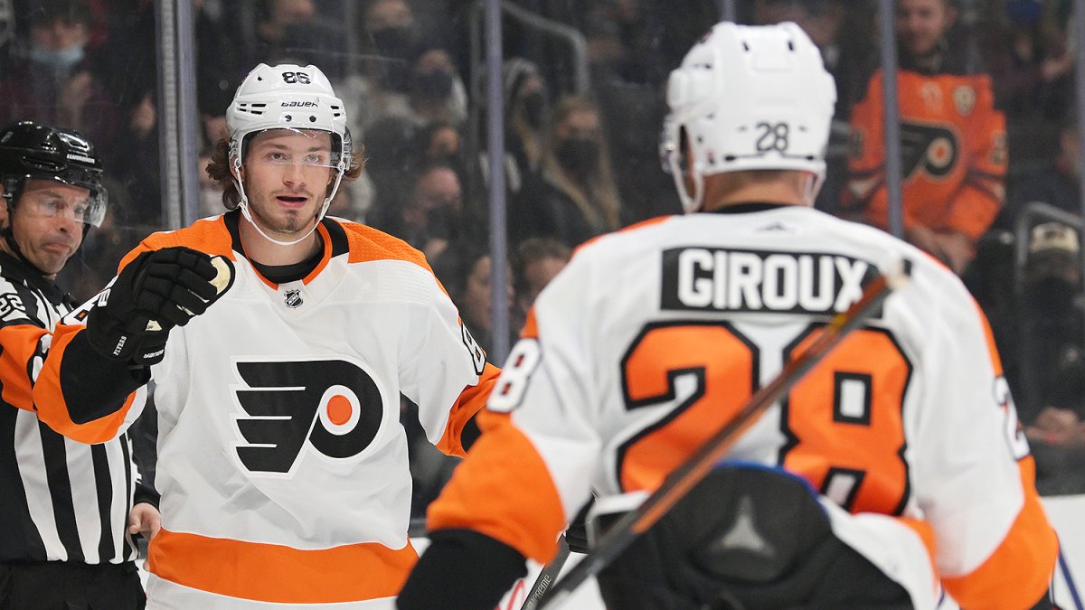 Flyers warmups Claude Giroux 1000th game and last game as a Flyer 3/17/22 