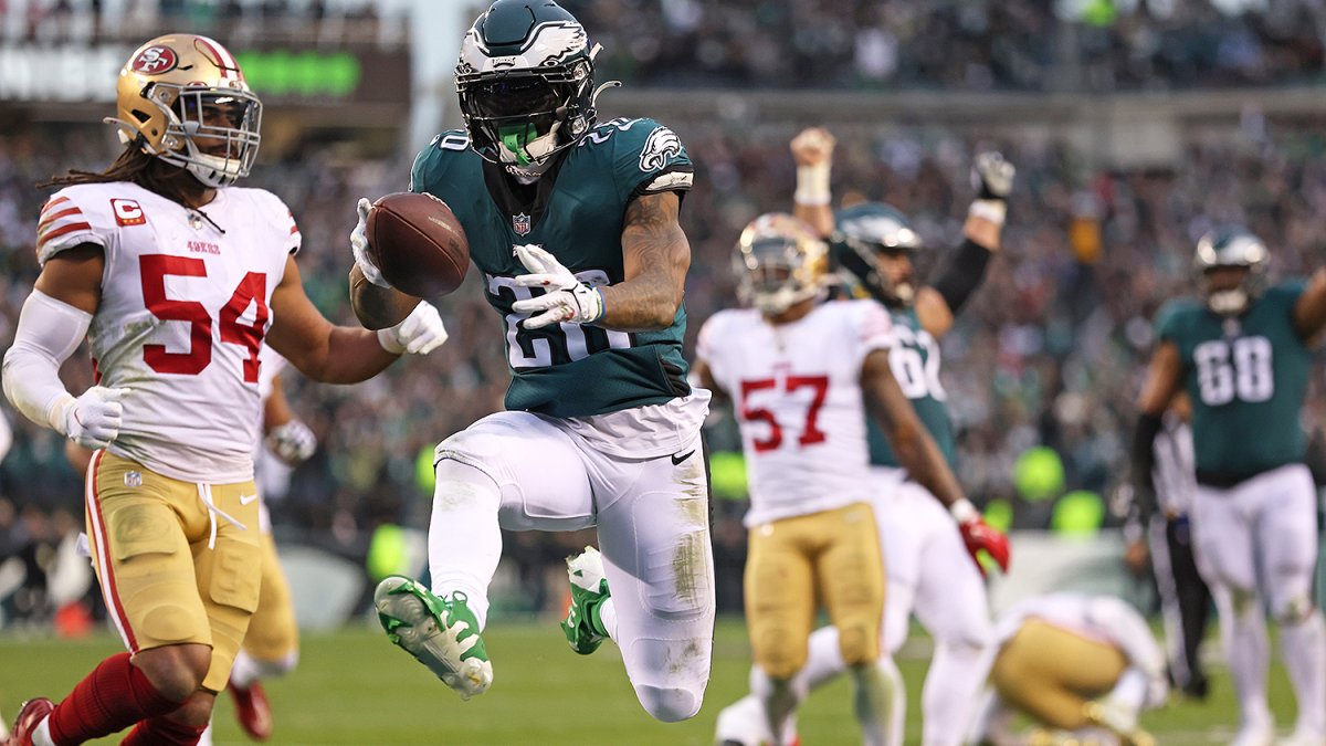 Philadelphia Eagles running back Miles Sanders runs for a touchdown during  the first half of the NFC Championship NFL football game between the  Philadelphia Eagles and the San Francisco 49ers on Sunday