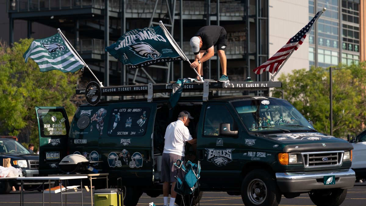 Philadelphia puts Eagles fans on notice: No tailgating Sunday at