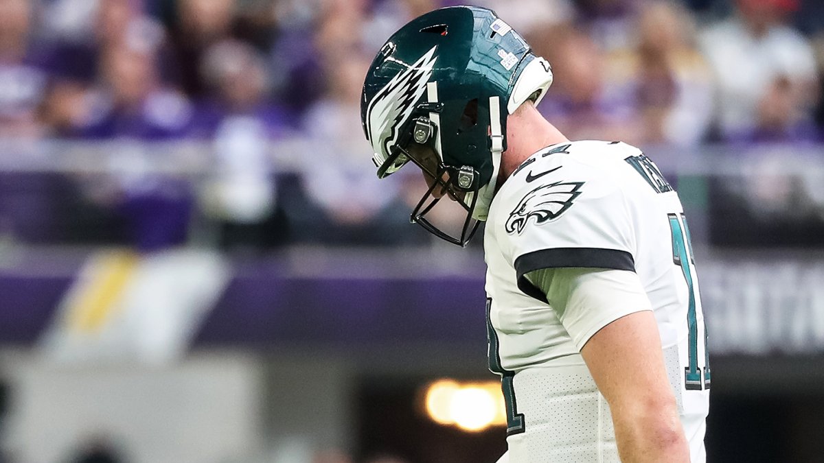 Carson Wentz drops IG picture wearing Eagles helmet, Commanders