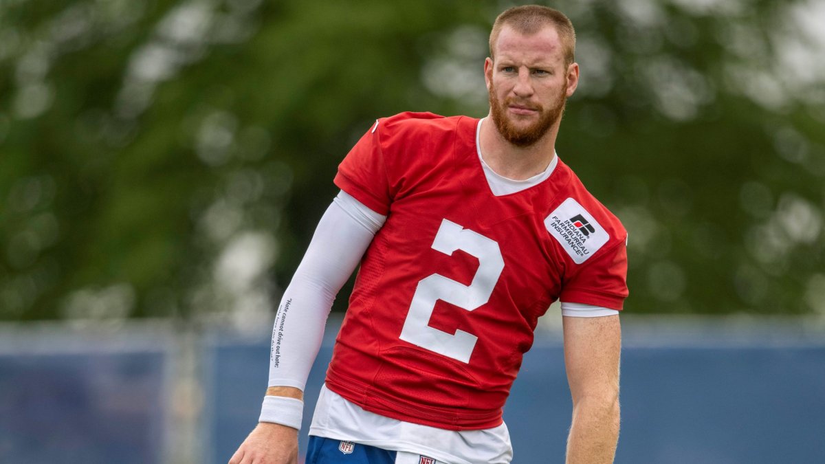 Carson Wentz works out in gear from Eagles, Colts and Commanders