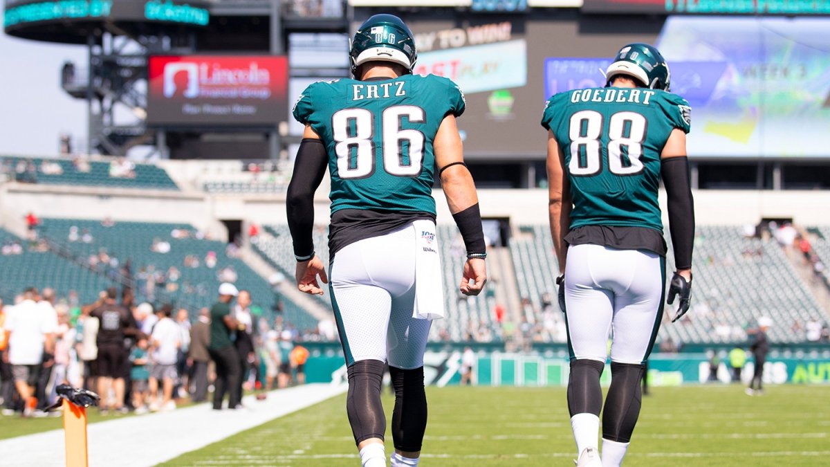 Ertz says everyone, including Wentz, plays for their job each year