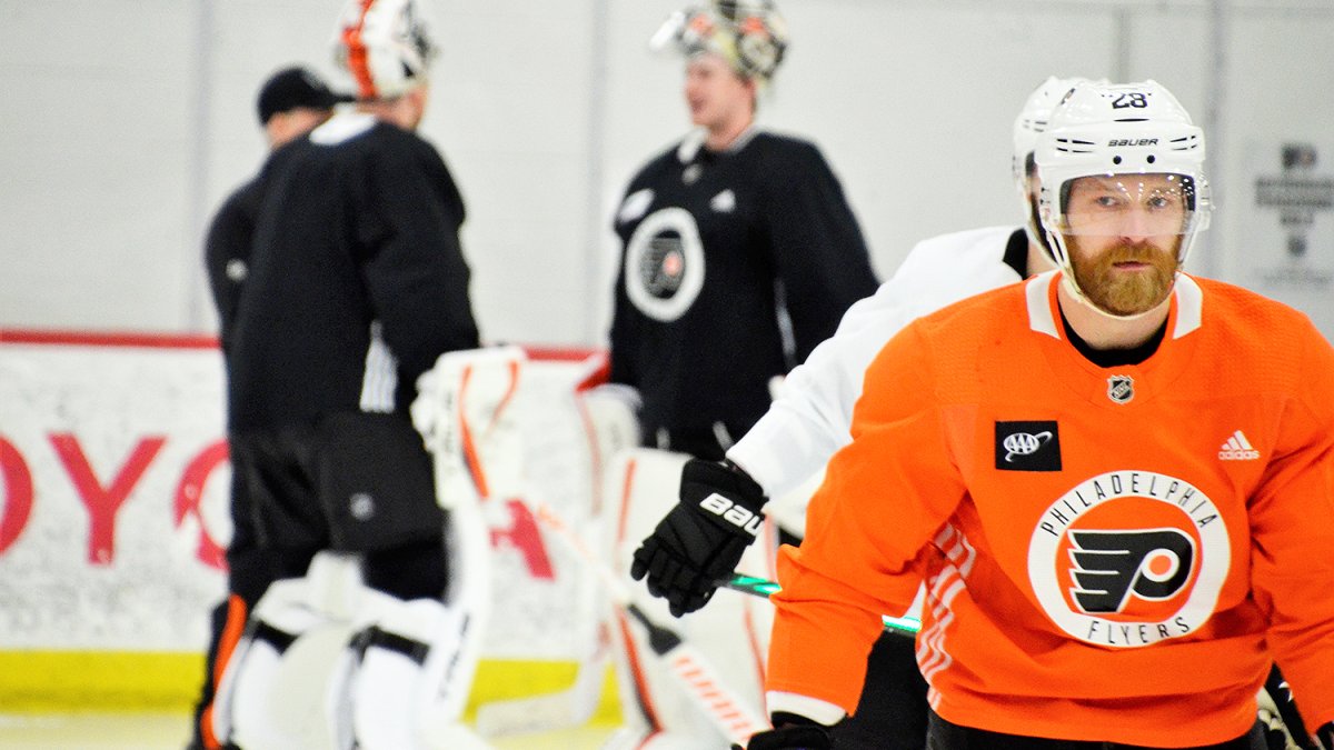 Claude Giroux plays 1,000th and possibly final game with Flyers