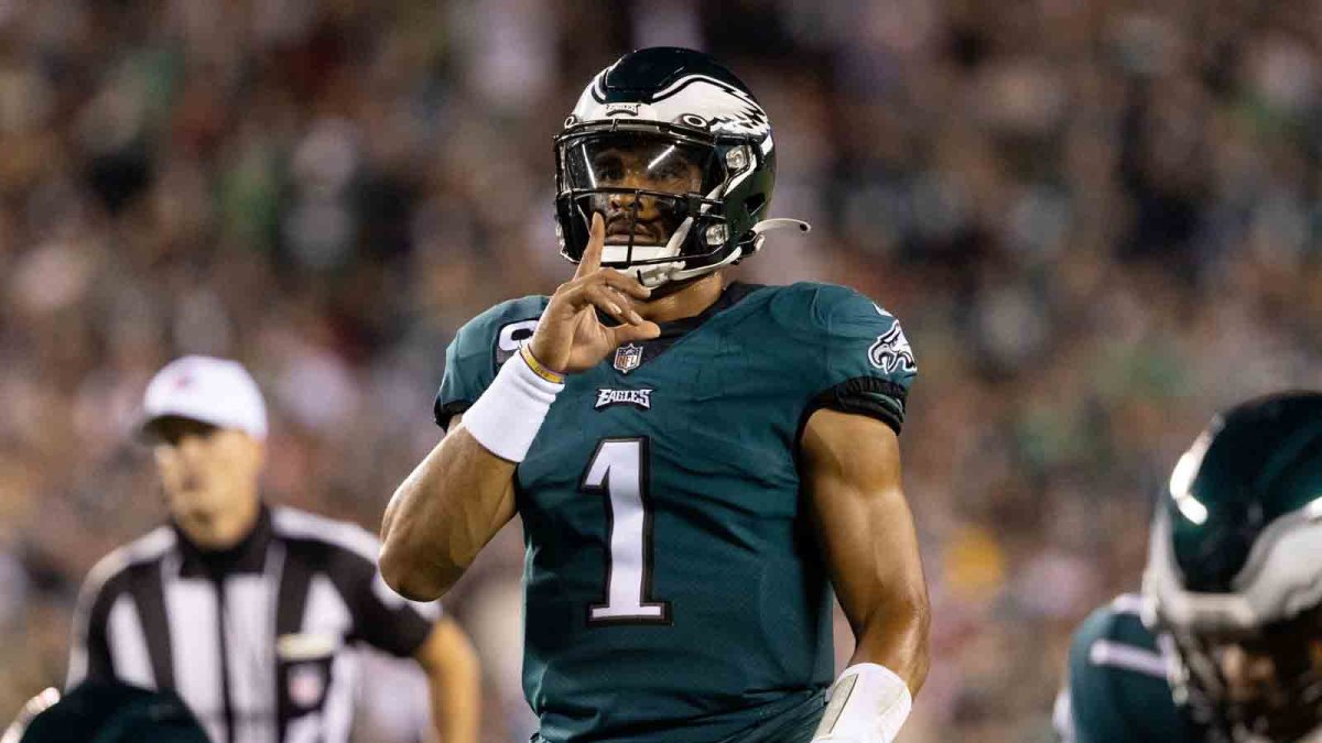 Jalen Hurts will start for Eagles in Week 17 vs. Washington, even