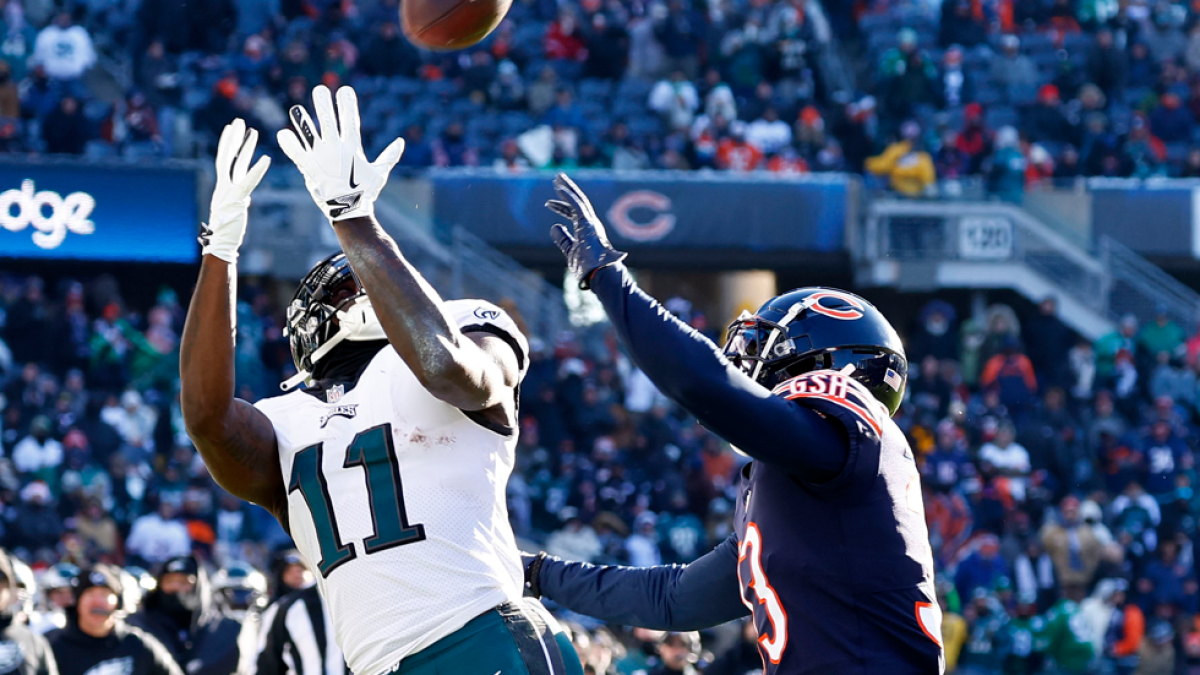 Eagles stay perfect with A.J. Brown's record-setting performance
