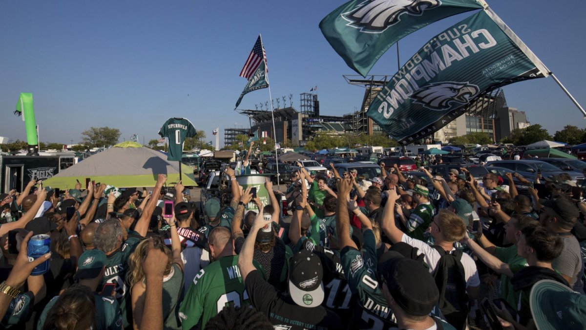 Tailgate Party @ THE LINC! - Vikings vs. EAGLES - Home Opener 