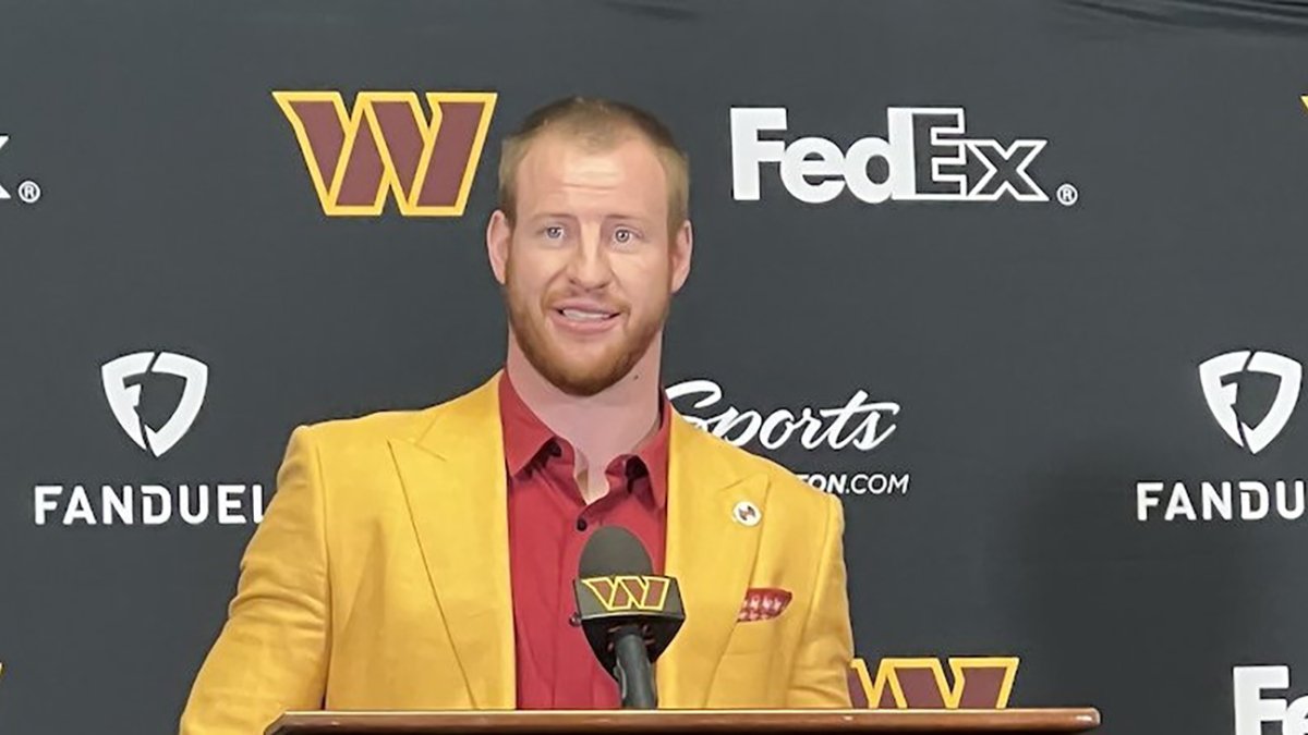 Internet clowns Commanders' Carson Wentz for hot dog outfit – NBC