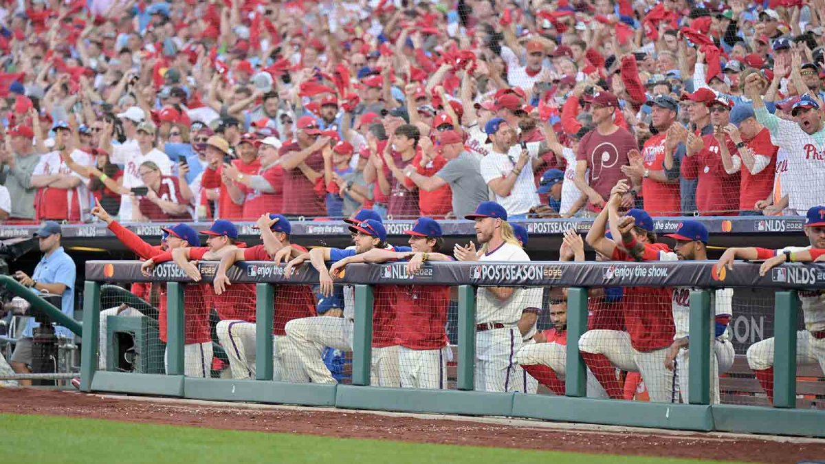 Red October: Phillies fans excited for NLDS Game 4