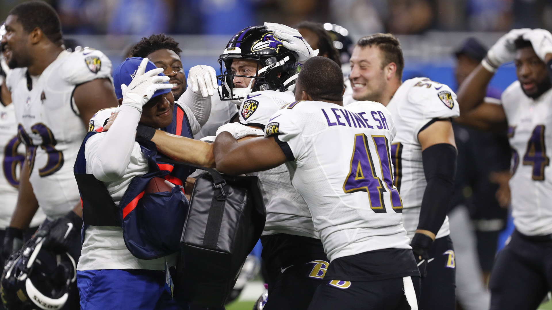 Ravens’ Justin Tucker Sets NFL Record With Game-winning 66-yard FG Vs ...